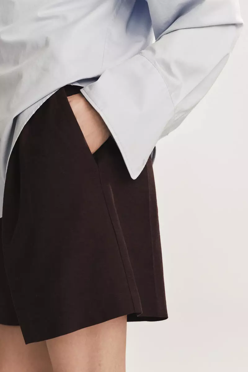 Tailored linen-blend shorts