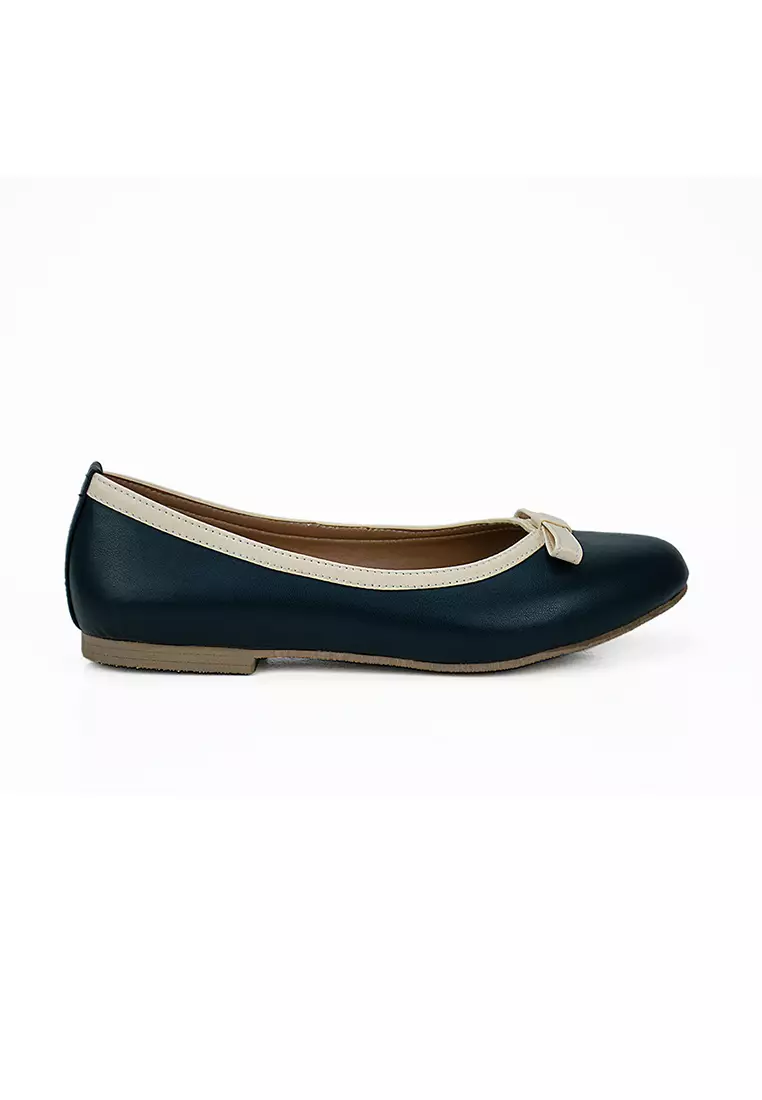 Comfortable navy blue flats store
