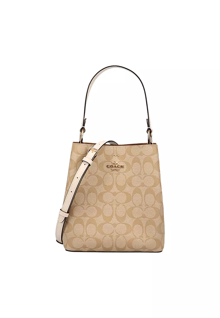 Coach small deals town Bucket bag