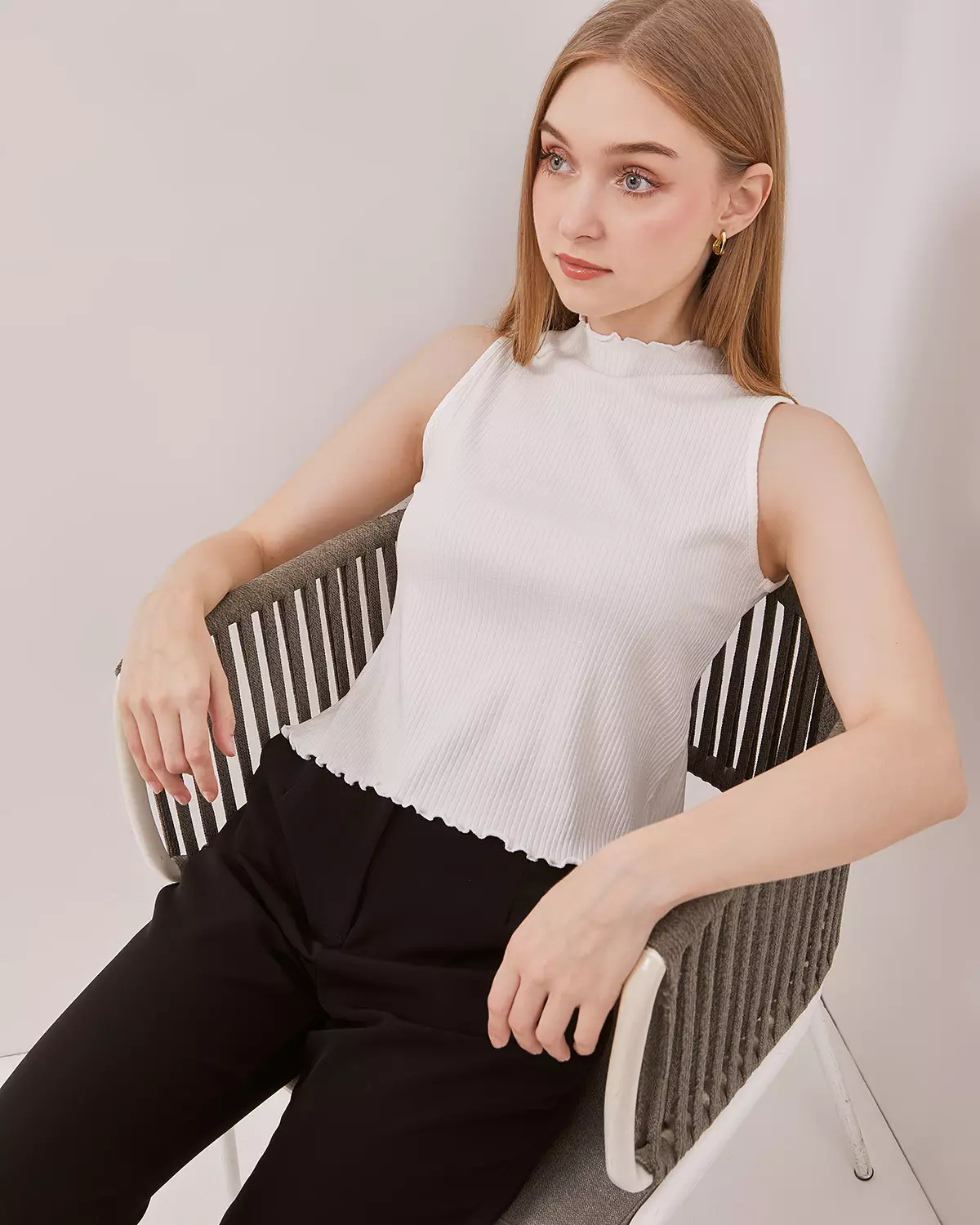 WOMEN'S OFF-WHITE RUFFLE NECK TANK TOP