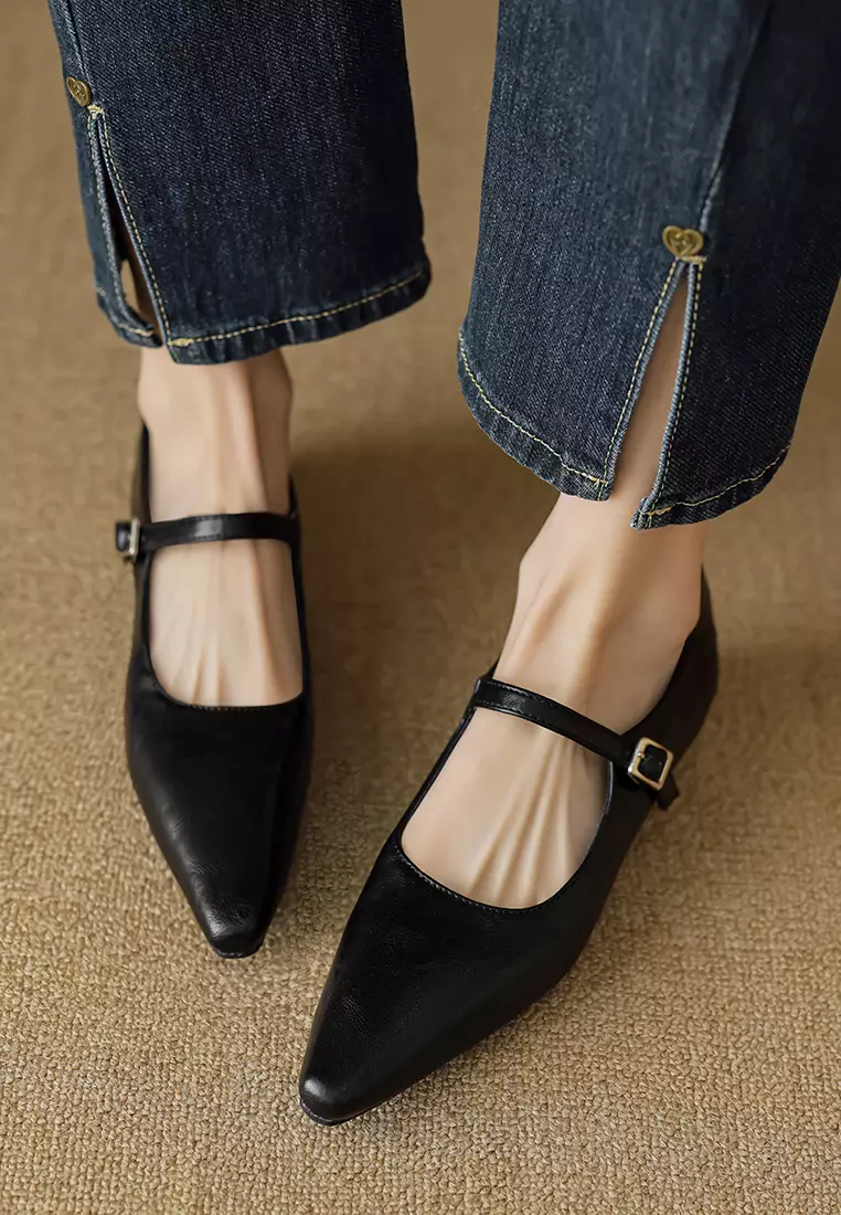 Pointed mary jane flats top