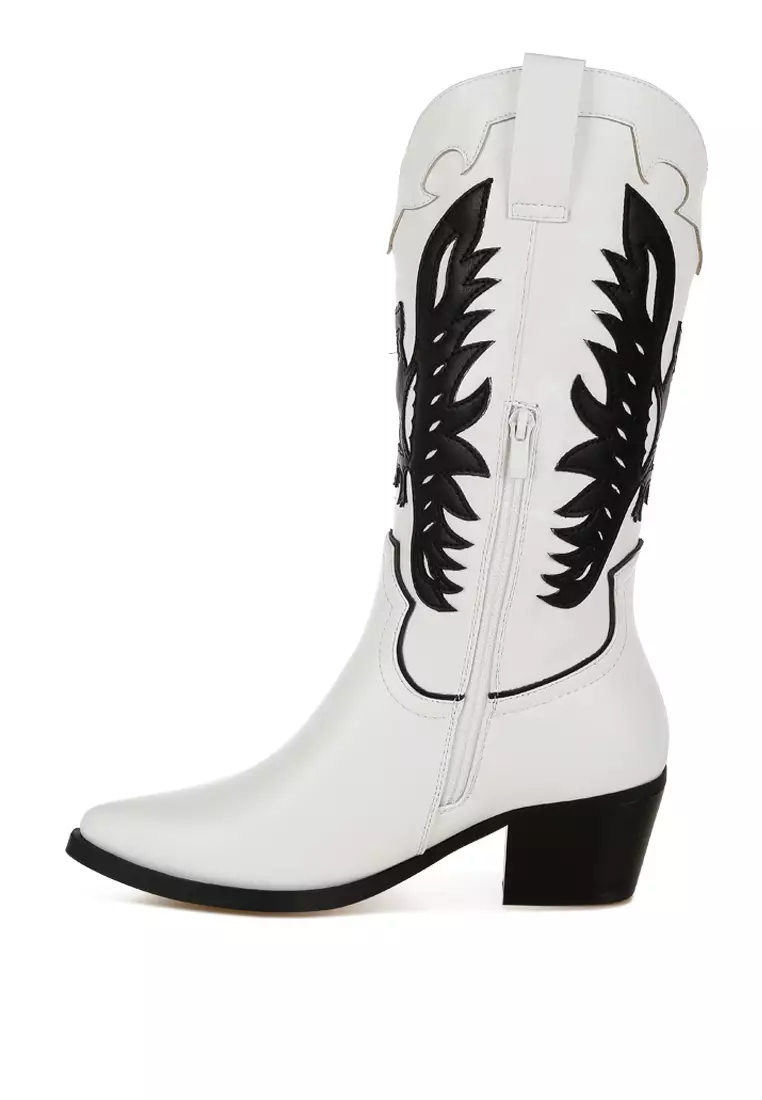 Sepatu bot koboi bermotif tambal sulam bersayap warna putih