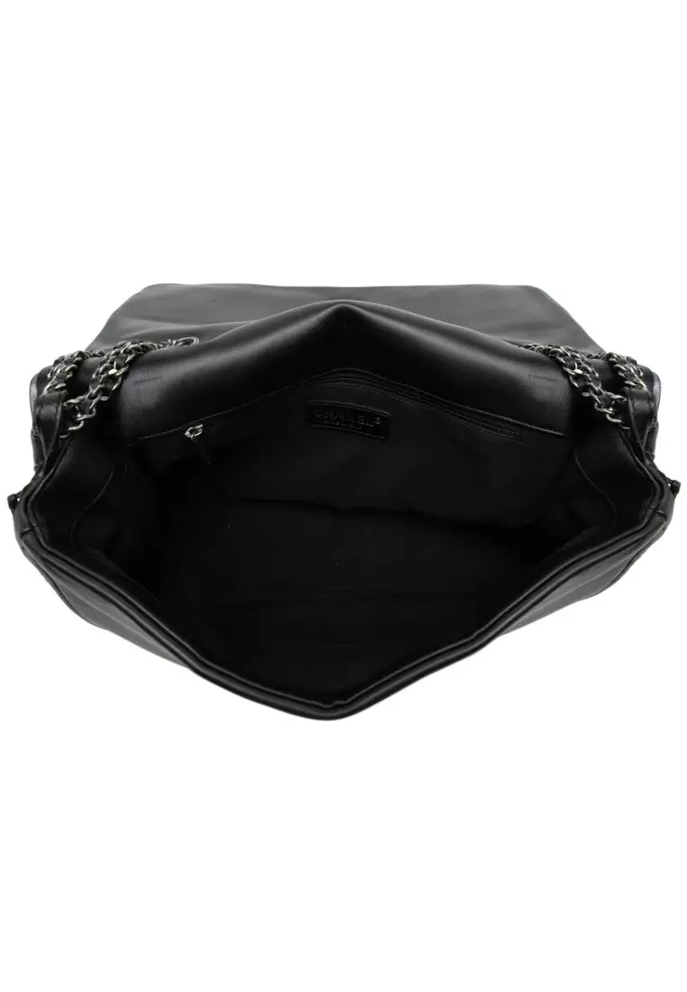 Pre-Loved Chanel Cc Lambskin Chic Knot Flap
