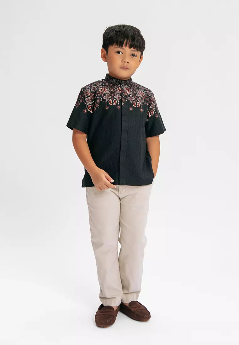 MANZONE - Mahnoor SS Junior - Kemeja Koko Shanghai Anak Lengan Pendek - Black - Rezky Aditya & Citra Kirana for Manzone & Minimal Warna Black