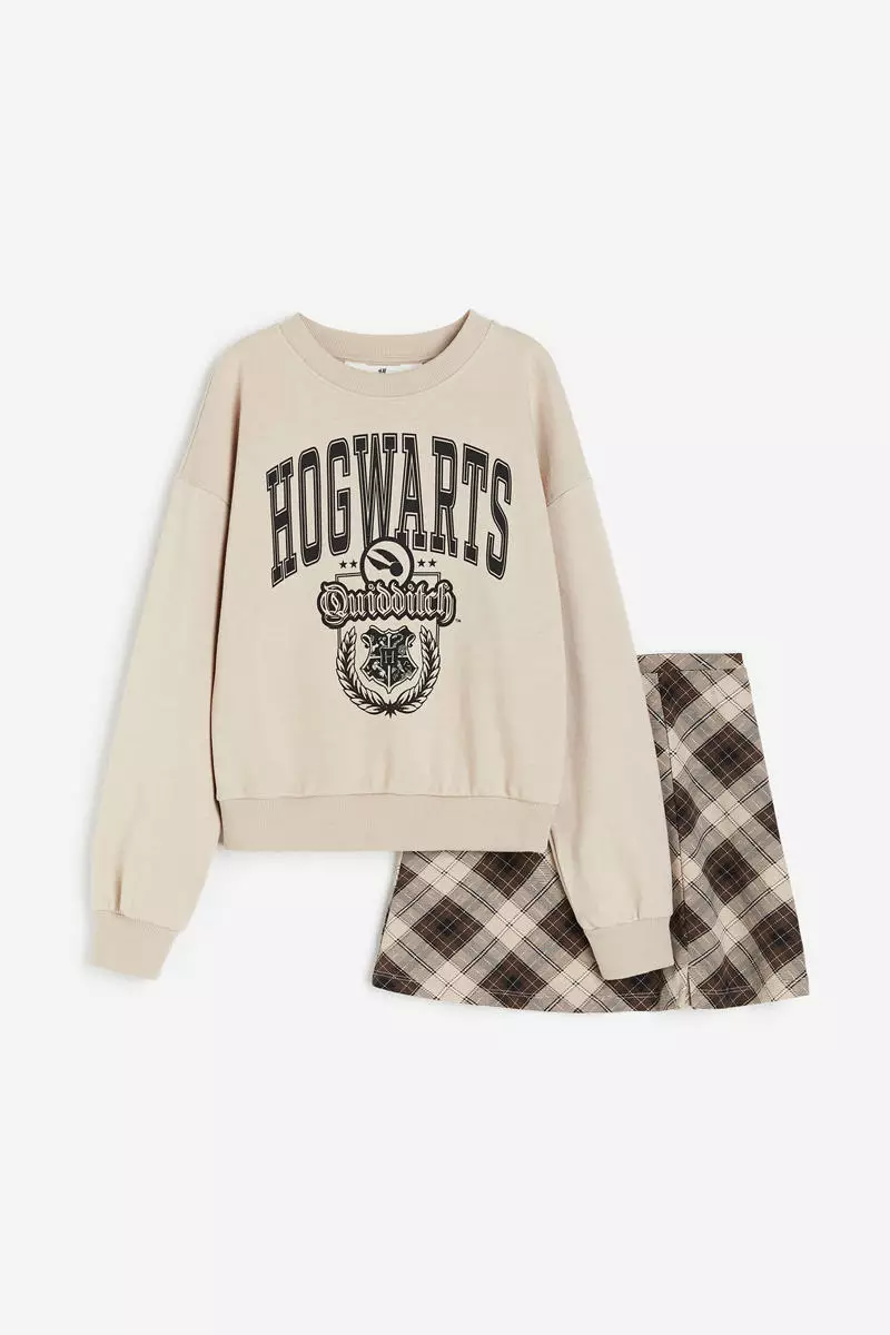 Sweatshirt and skirt set 2025