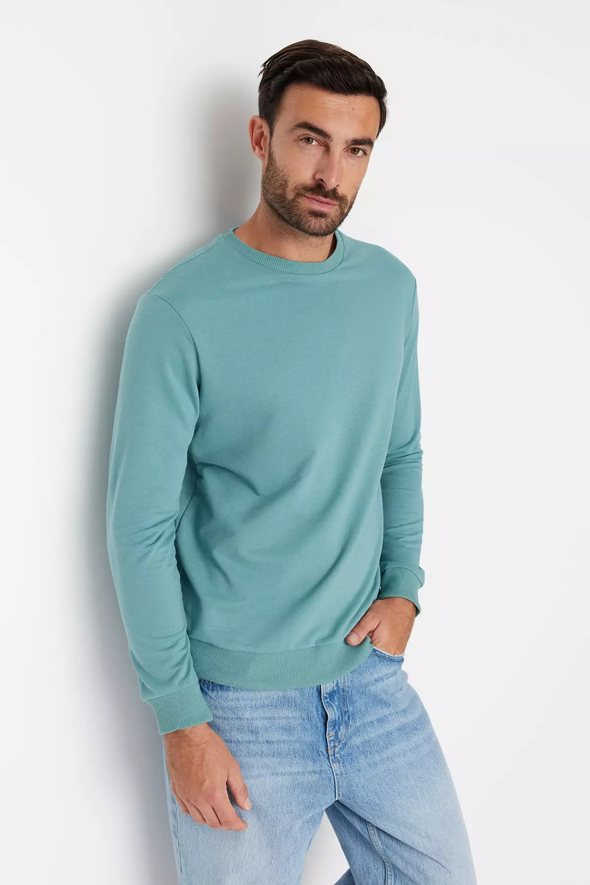 Pullover crew hotsell neck sweatshirts