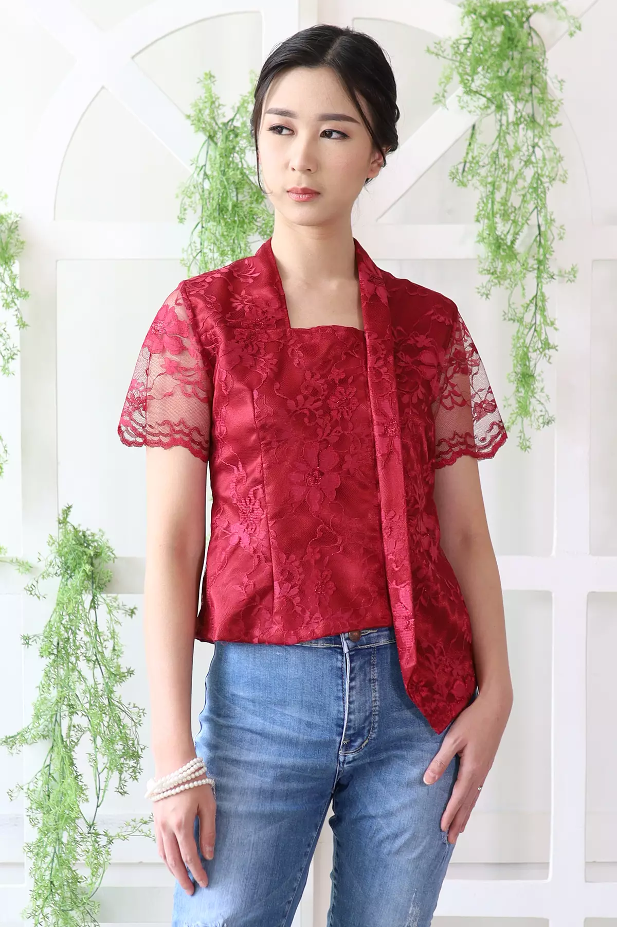 Katarina Brukat Wine Kebaya