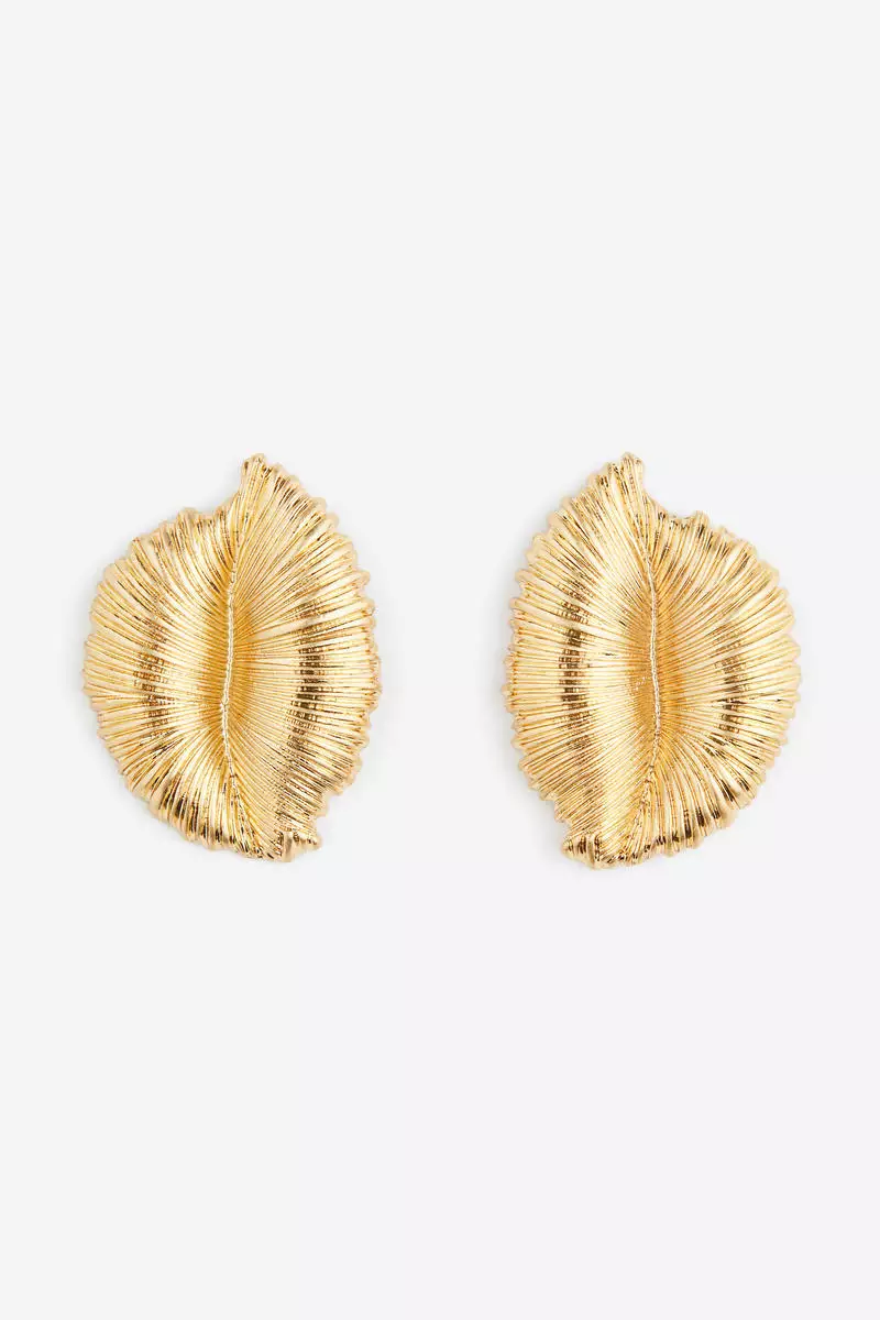 Leaf-shaped earrings