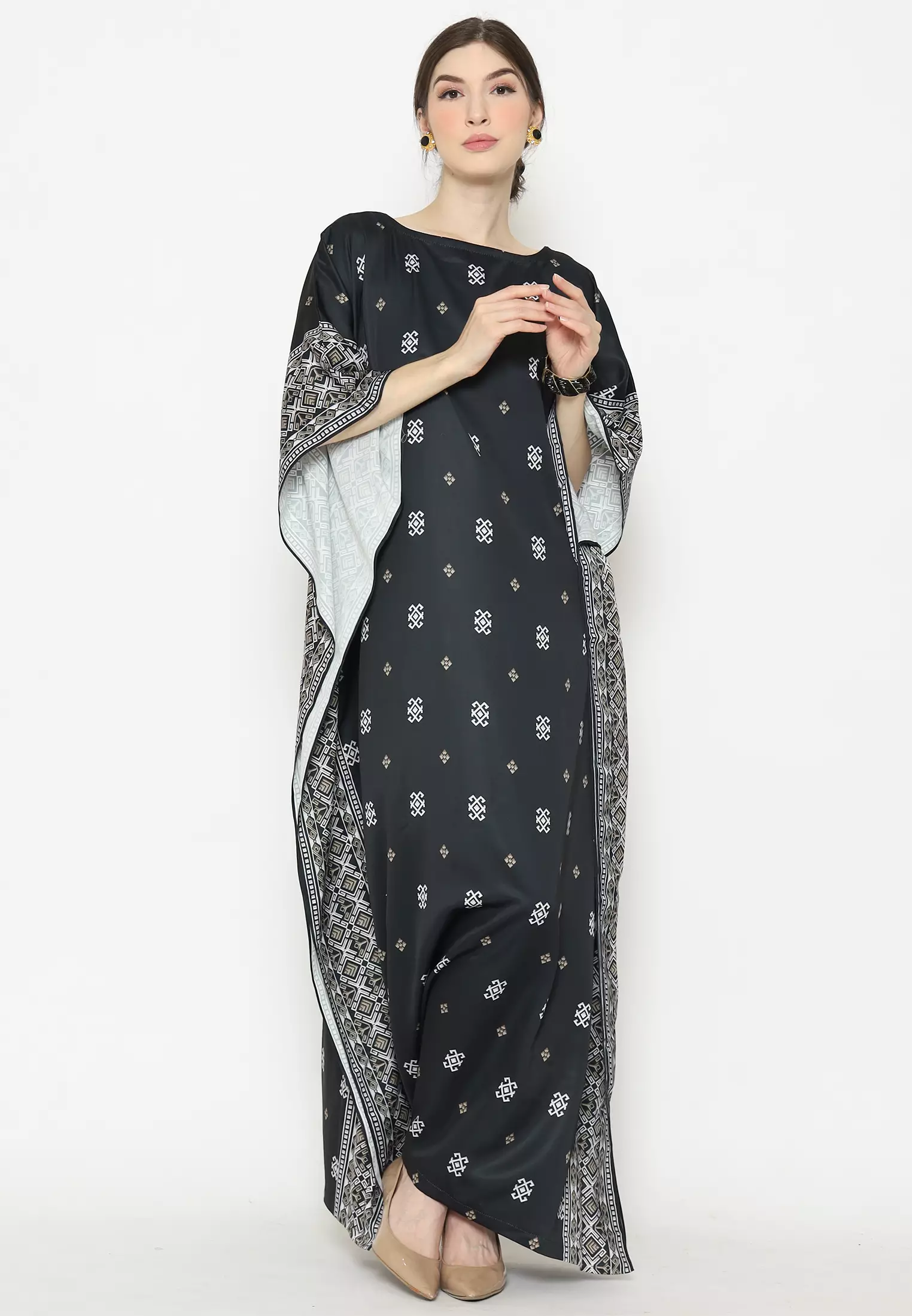 Kanzi Exclusive Short Sleeve Black Songket Kaftan