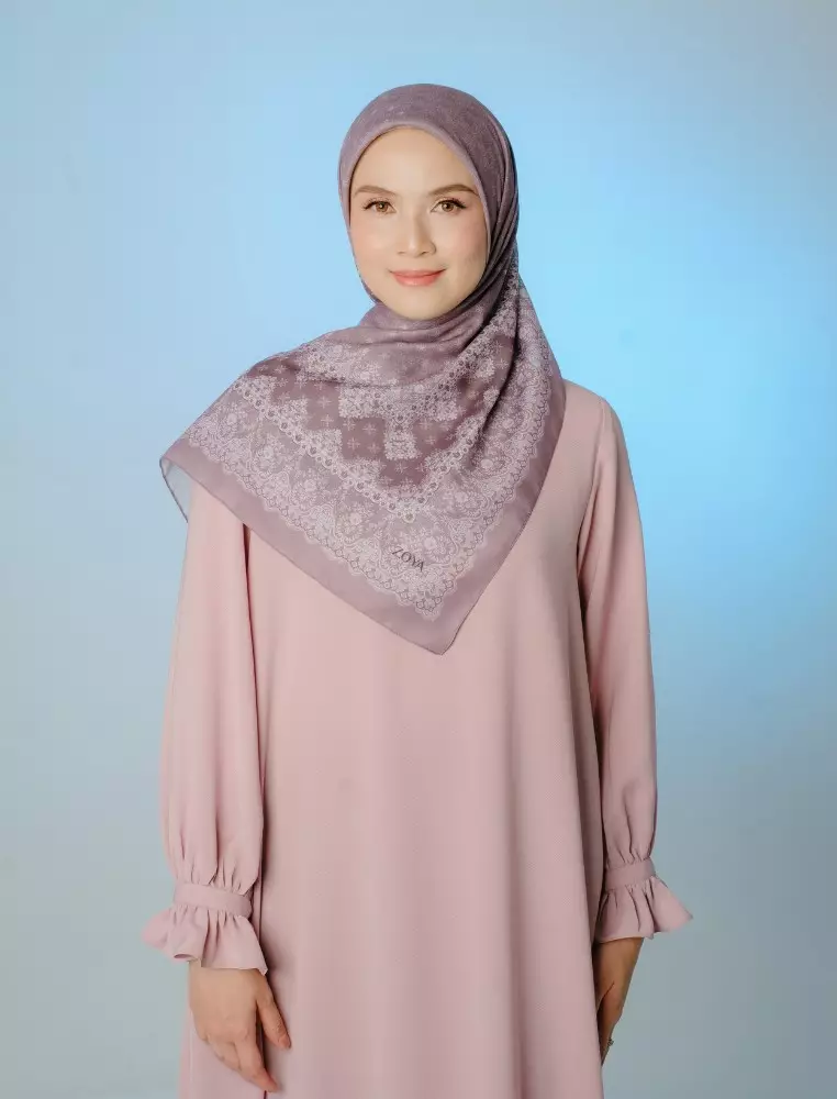 ZOLA Scarf Dark Grey - Kerudung Hijab Segiempat Motif With Pouch Ziplock - Bahan Poly Fine - Ukuran 110x110