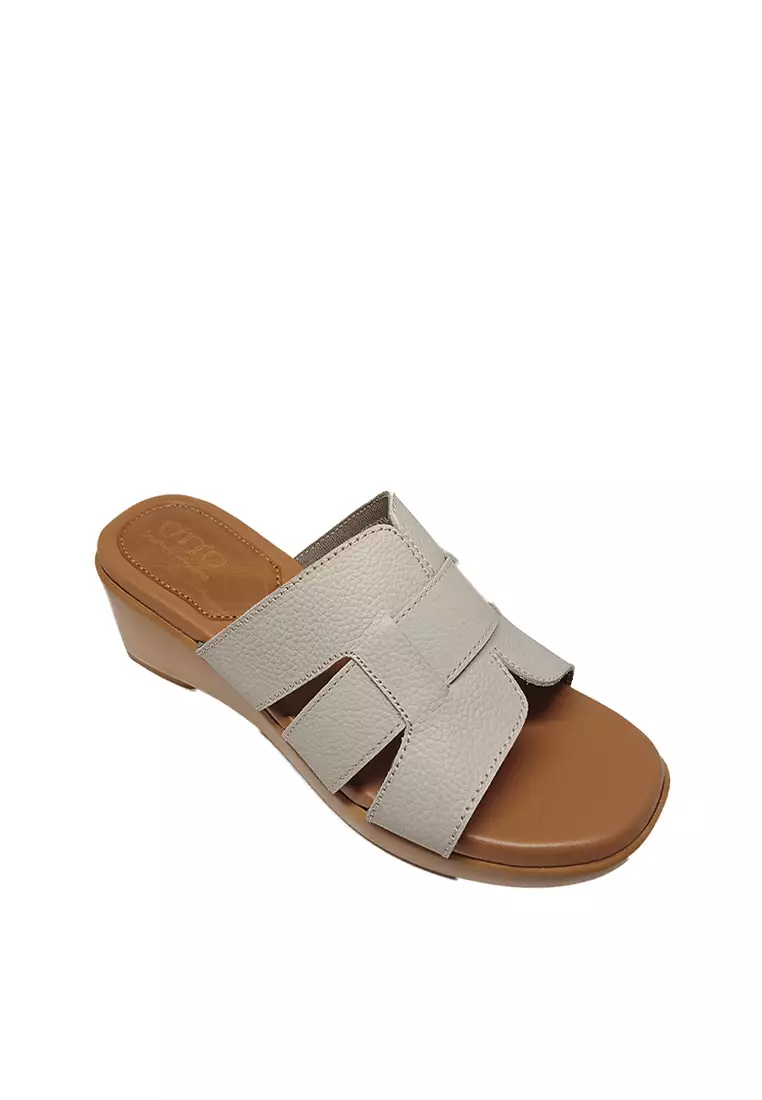 Discount on Otto  shoes - SKU: Laarni Mid Wedge Sandals