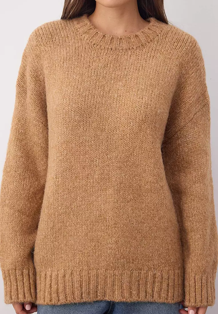 Wardrobe Essentials Camel Soft Textured Loose Fit Basic Knit Sweater | Twoaw26Kz00073