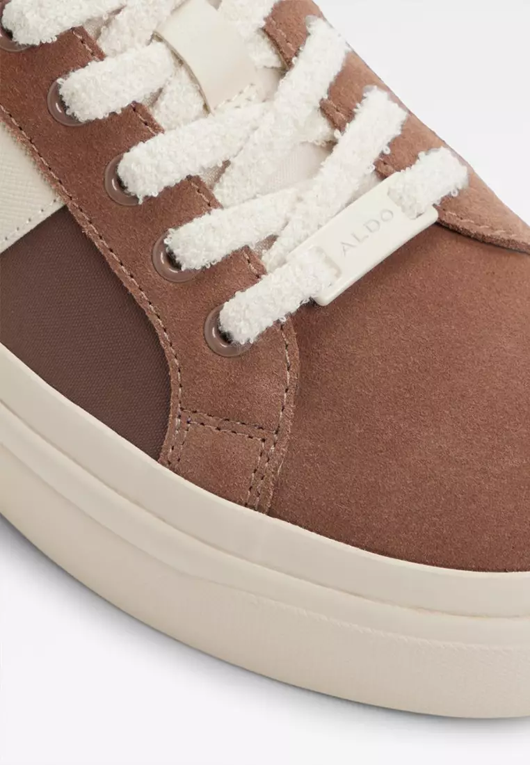 Brynlee Low-Top Sneakers