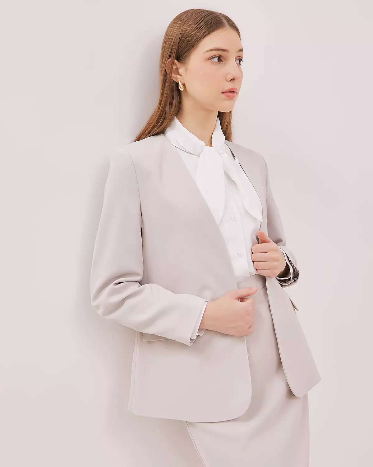 WOMEN'S FORMAL CREAM LONG SLEEVED BLAZER