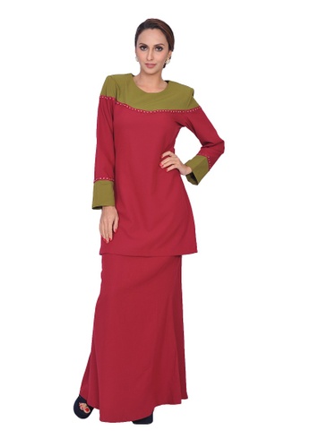 Buy Gulatis Baju Kurung Shanaz from AALIA in Red at Zalora