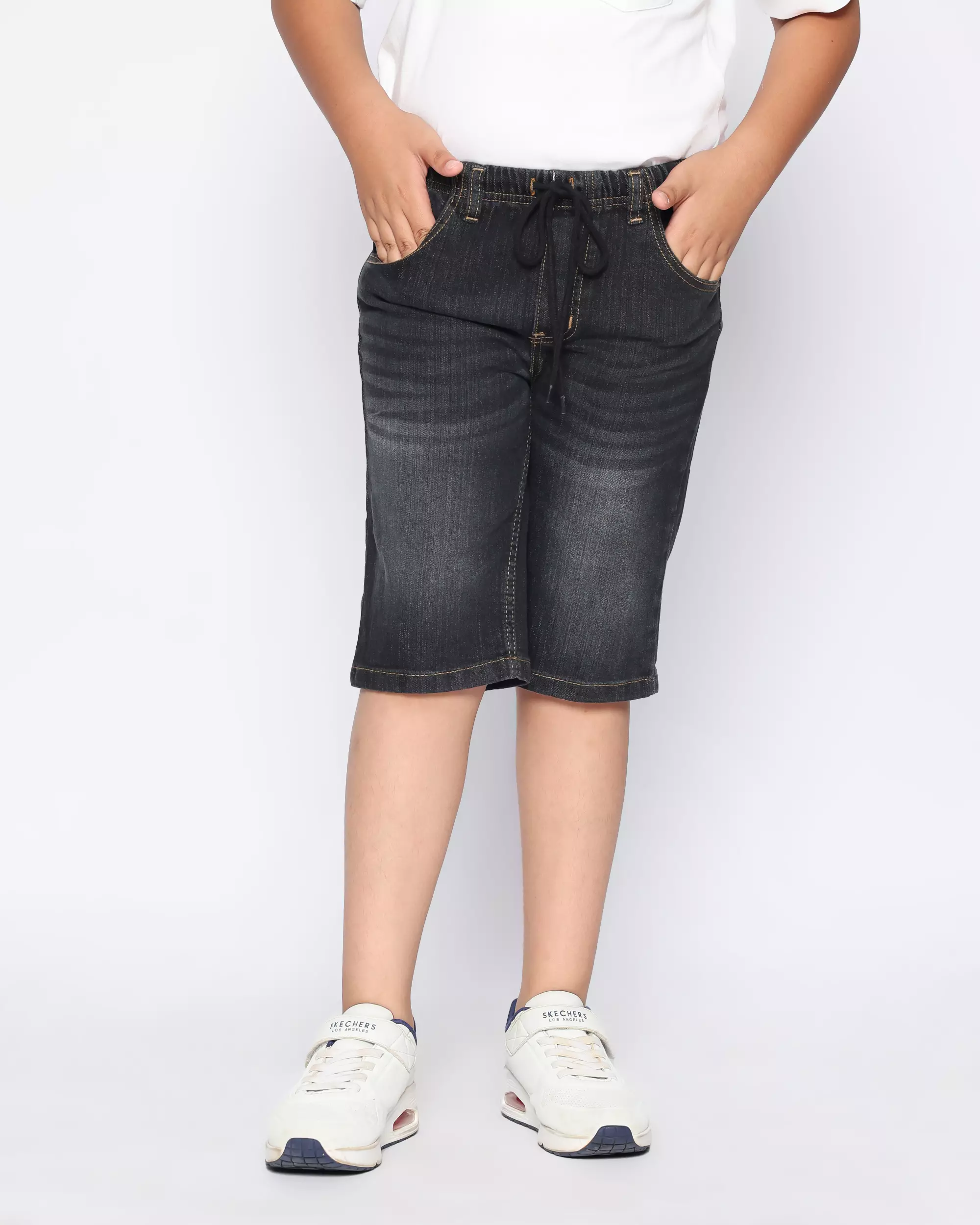 Celana Pendek Anak Laki Jeans Black With Model - FORTUNES