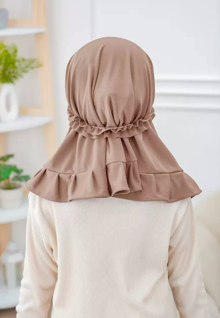 Cotton Bee - Ziva Ruffle Instan | Hijab Instan Anak | Kerudung Jilbab Bergo Tali Anak - Choco Milk - S