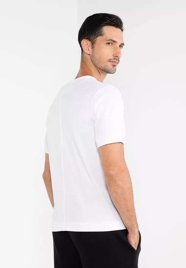 White gym deals t shirt