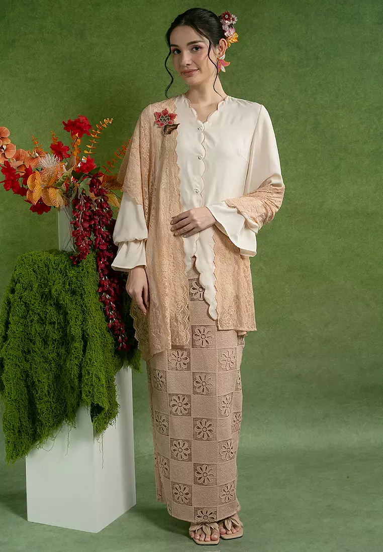 Dayana Embroidered Kebaya with Shawl