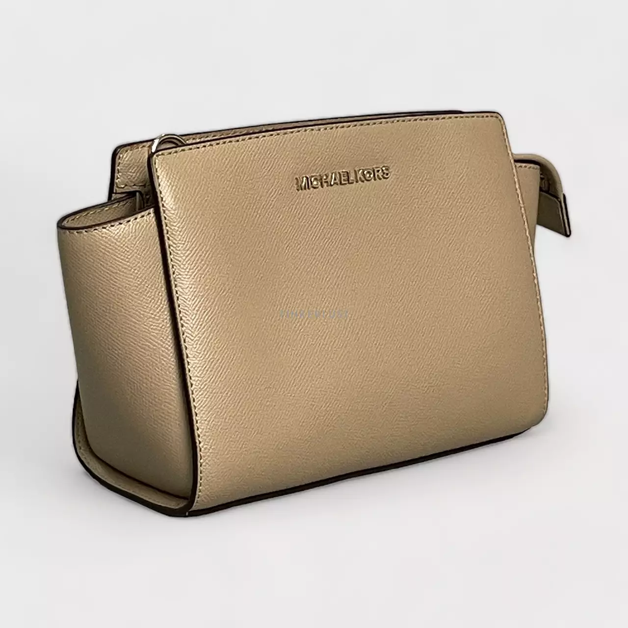 Michael kors selma md messenger sales bag