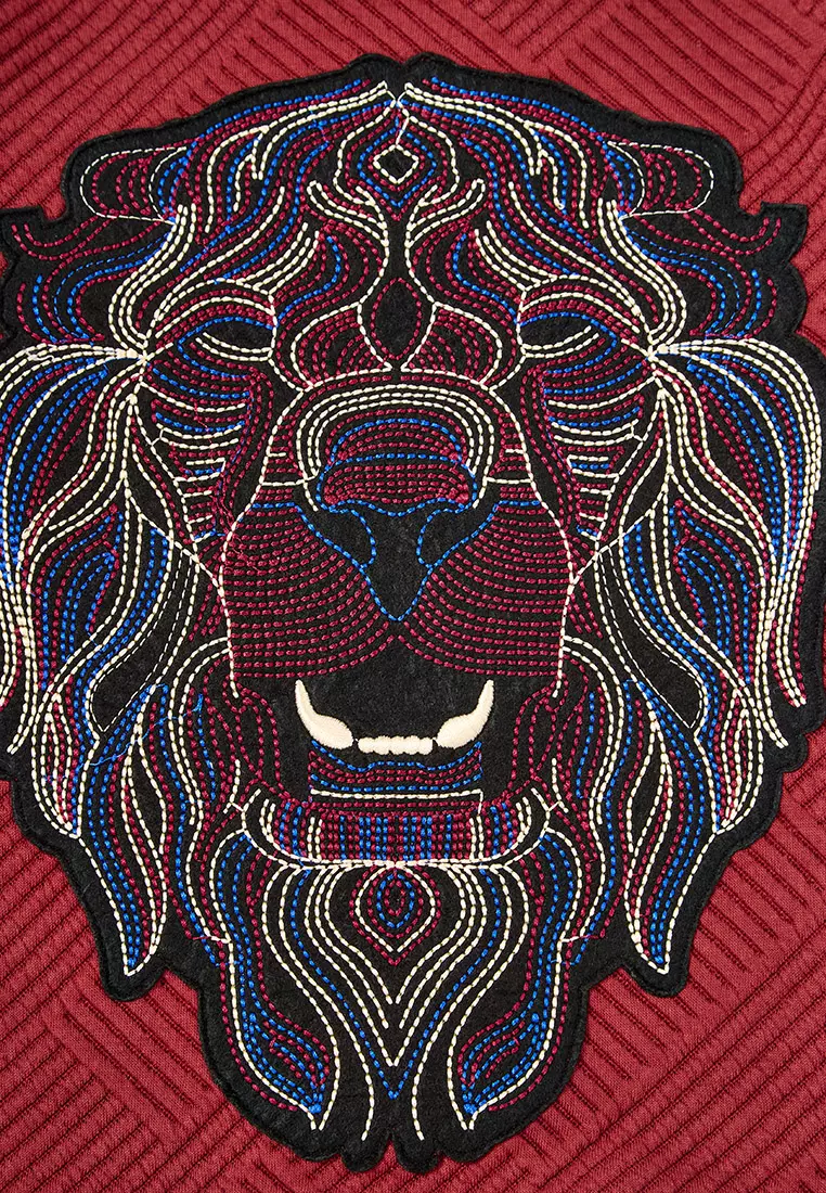 Kimba 酒紅色獅子刺繡圓領毛衣