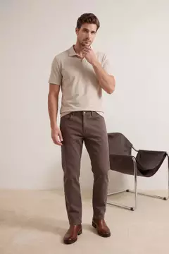 灰啡色