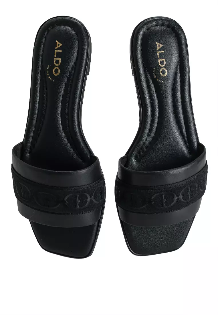 Tendre-In Sandals
