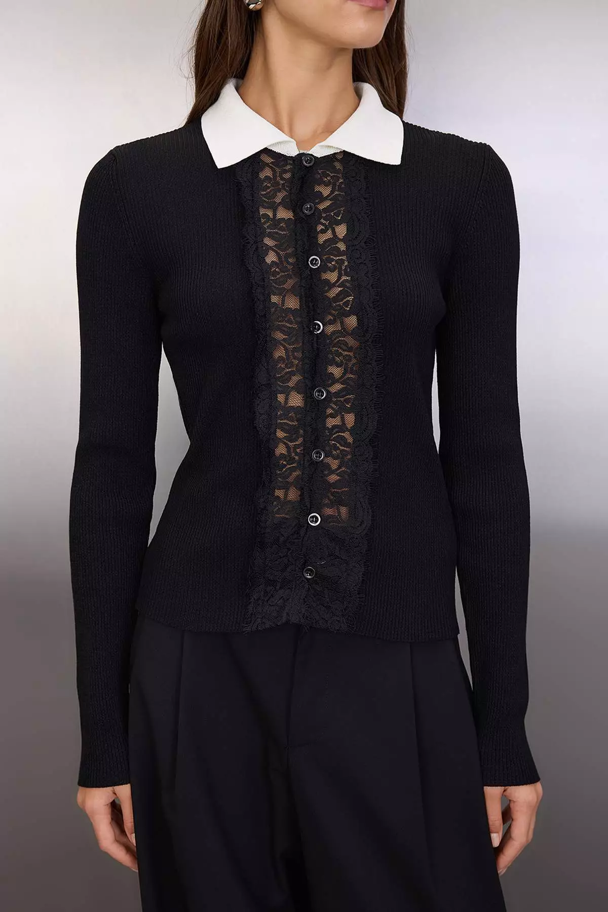 Black Shirt And Lace Garnished Fitted/Full Body Knit Cardigan