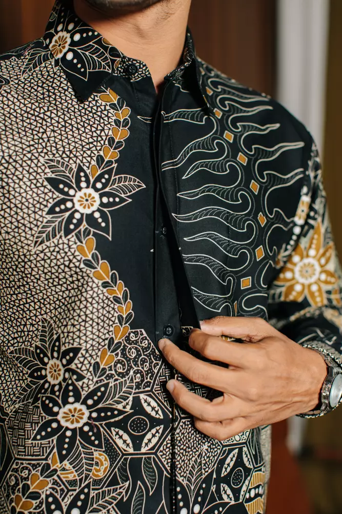 Arvian Black Kemeja Batik Slim fit Tricot Pria Katun