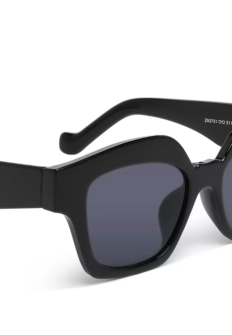 Kacamata Hitam Persegi Berwarna UV-Protected Dalam Warna Hitam