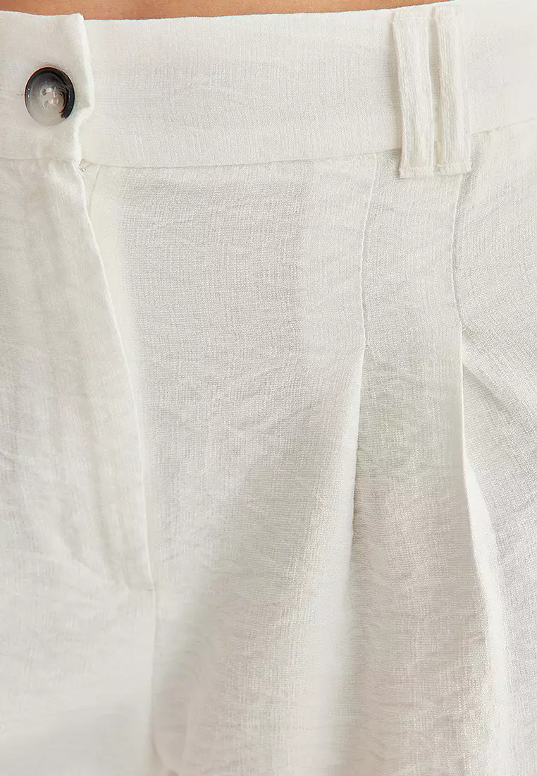 White Woven Shorts With Turned Legs