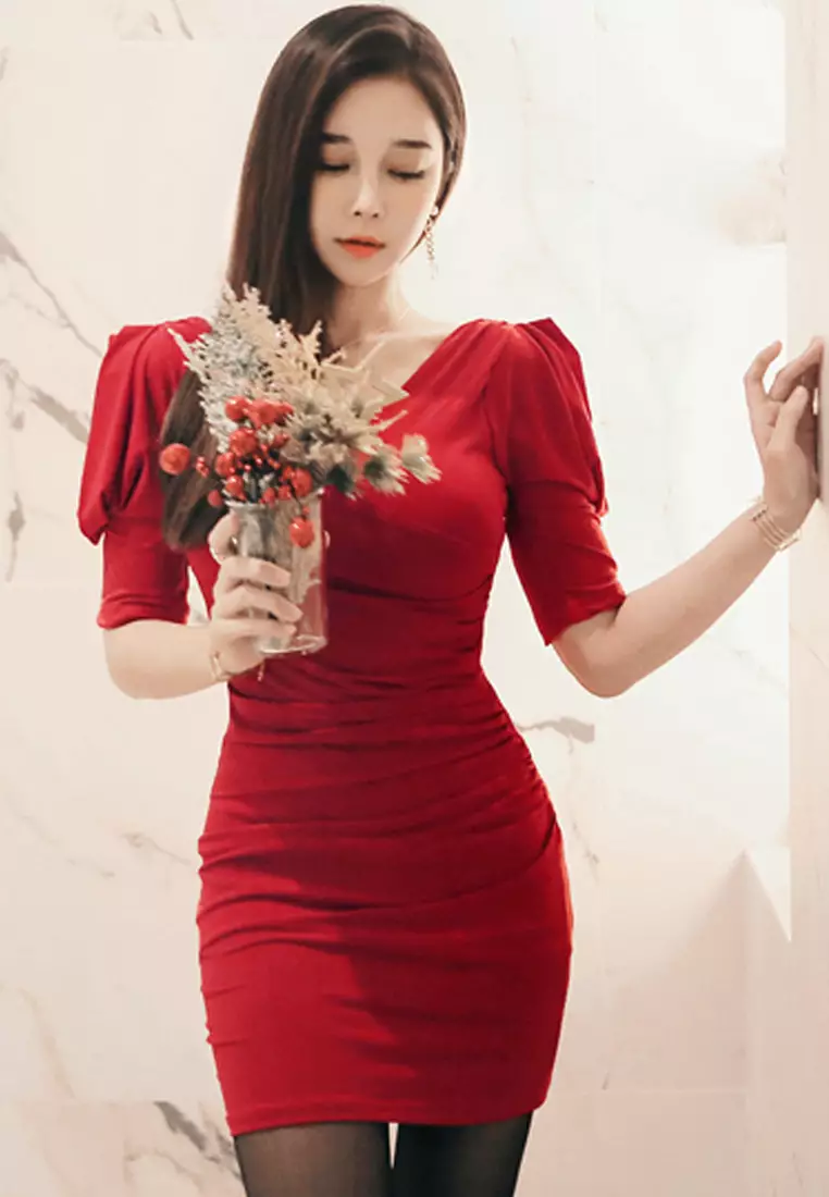 Cold shoulder v neck dress deals