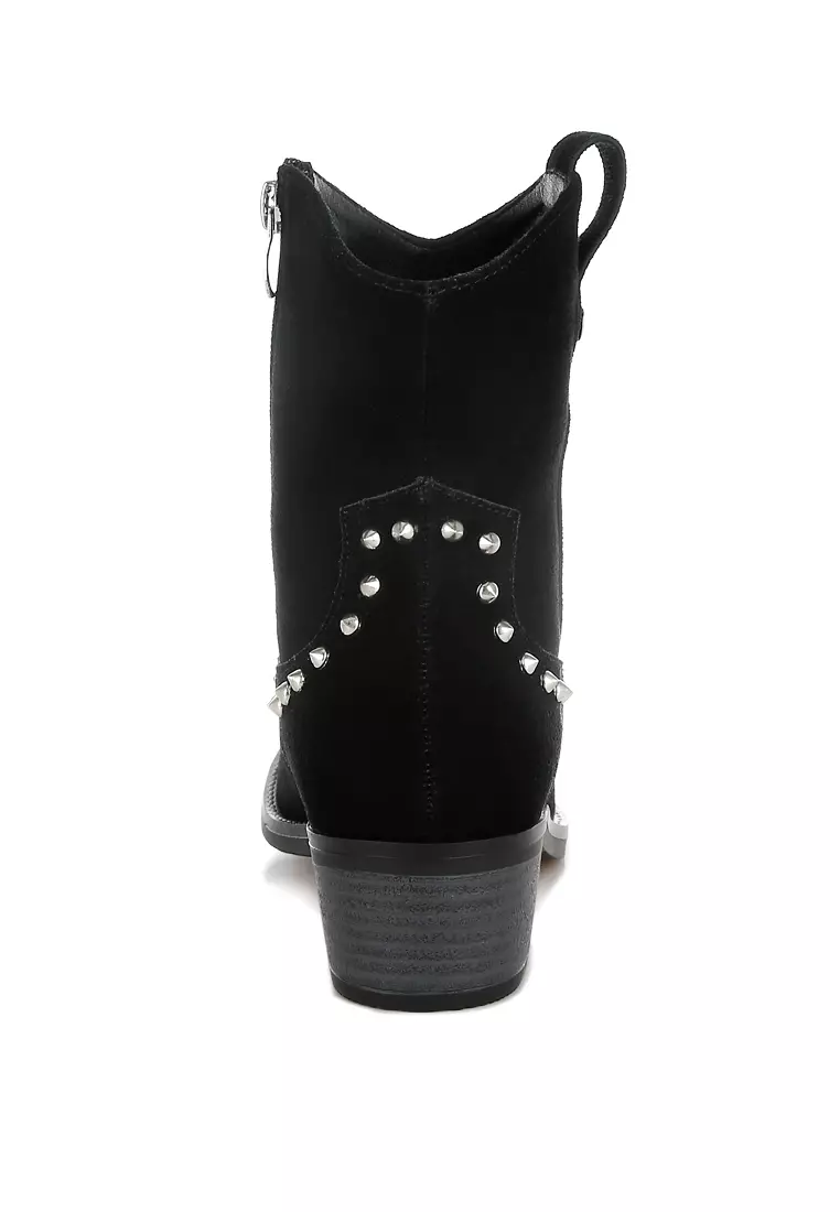 黑色鉚釘裝飾牛仔靴
