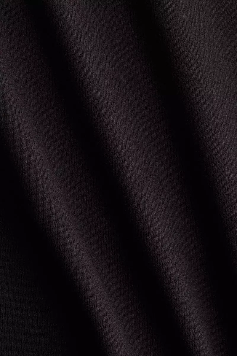 Long-sleeved jersey top