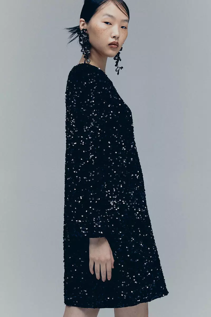 black sparkly dress h&m H & M Velvet Cocktail With Sequins shoulder pads Are you ready for Christmas?