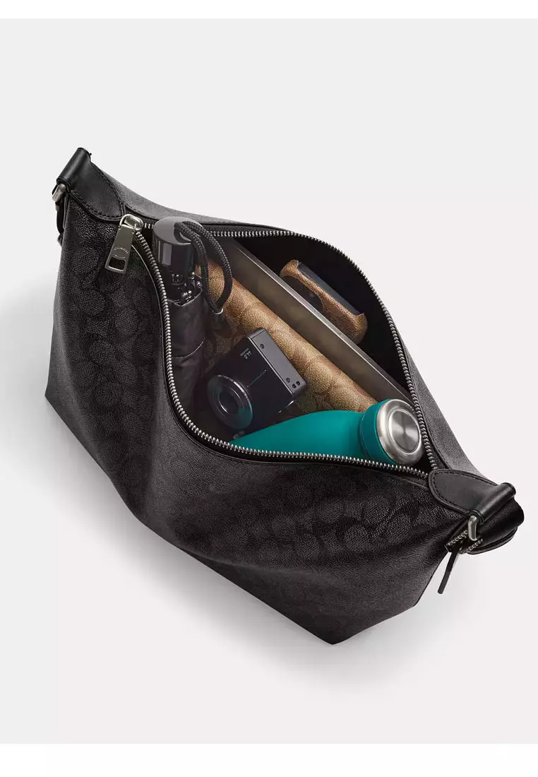 【COACH】Finn クロスボディ  在庫確認願います COACH® Outlet | Finn Crossbody Bag In Signature Canvas