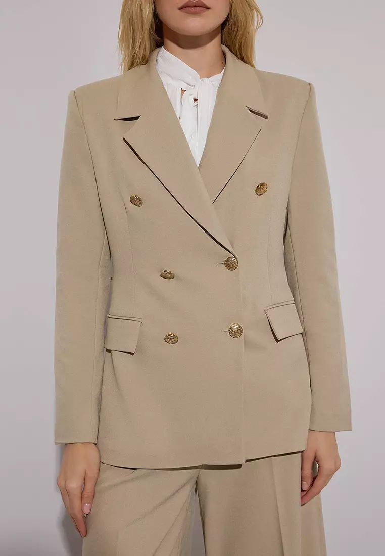 Limited Edition Mink Accessory Chain Detailed Woven Blazer Jacket