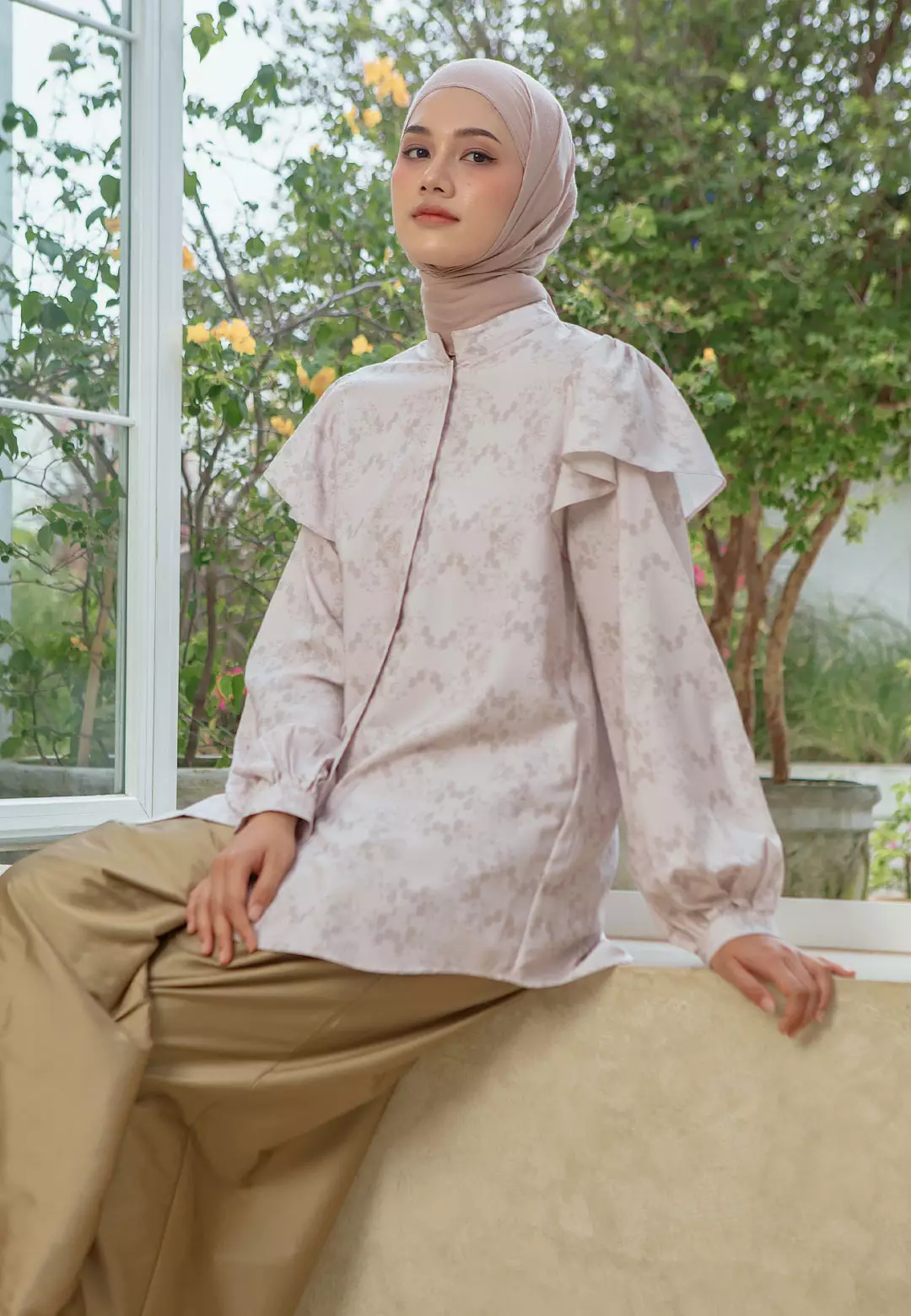 HijabChic Lanara Top Ivory Rose - Baju Lebaran Ruffle Layer Motif Floral Soft