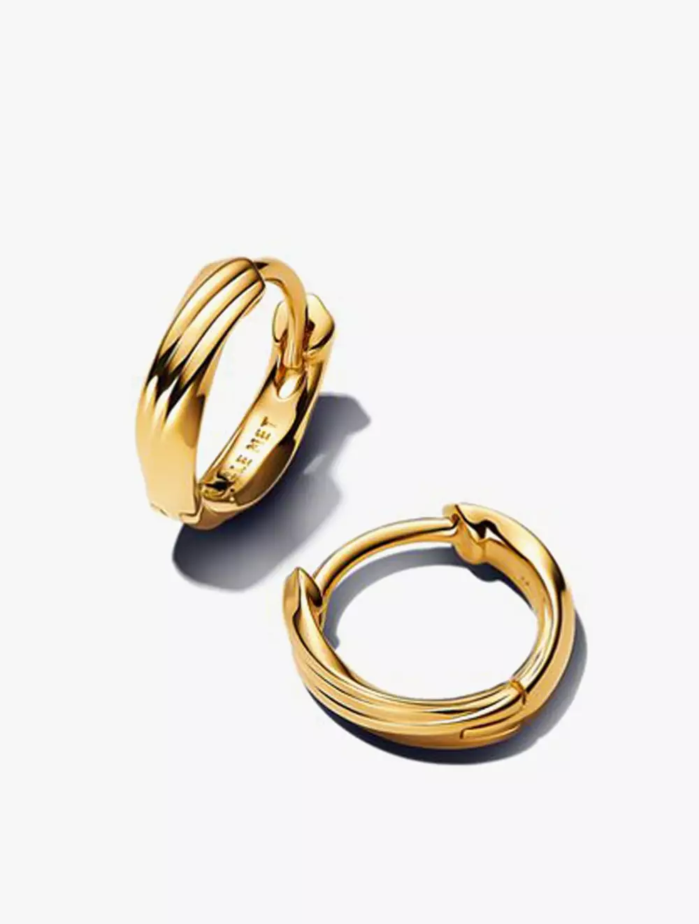 Jual PANDORA Twisted 14k gold-plated huggie earrings Original 2025