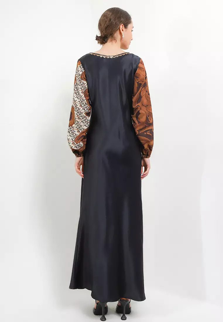 Abaya Serong Tangan Serut