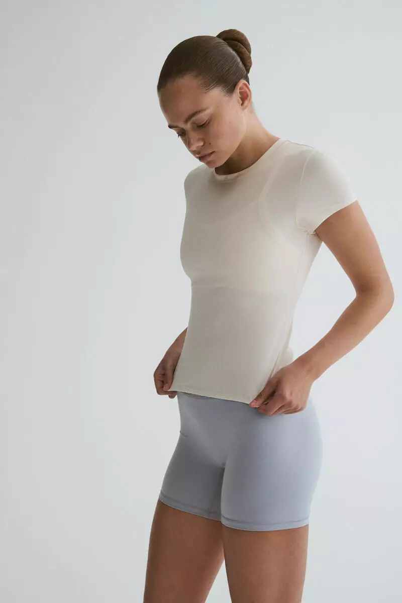 Sports top with DryMove™