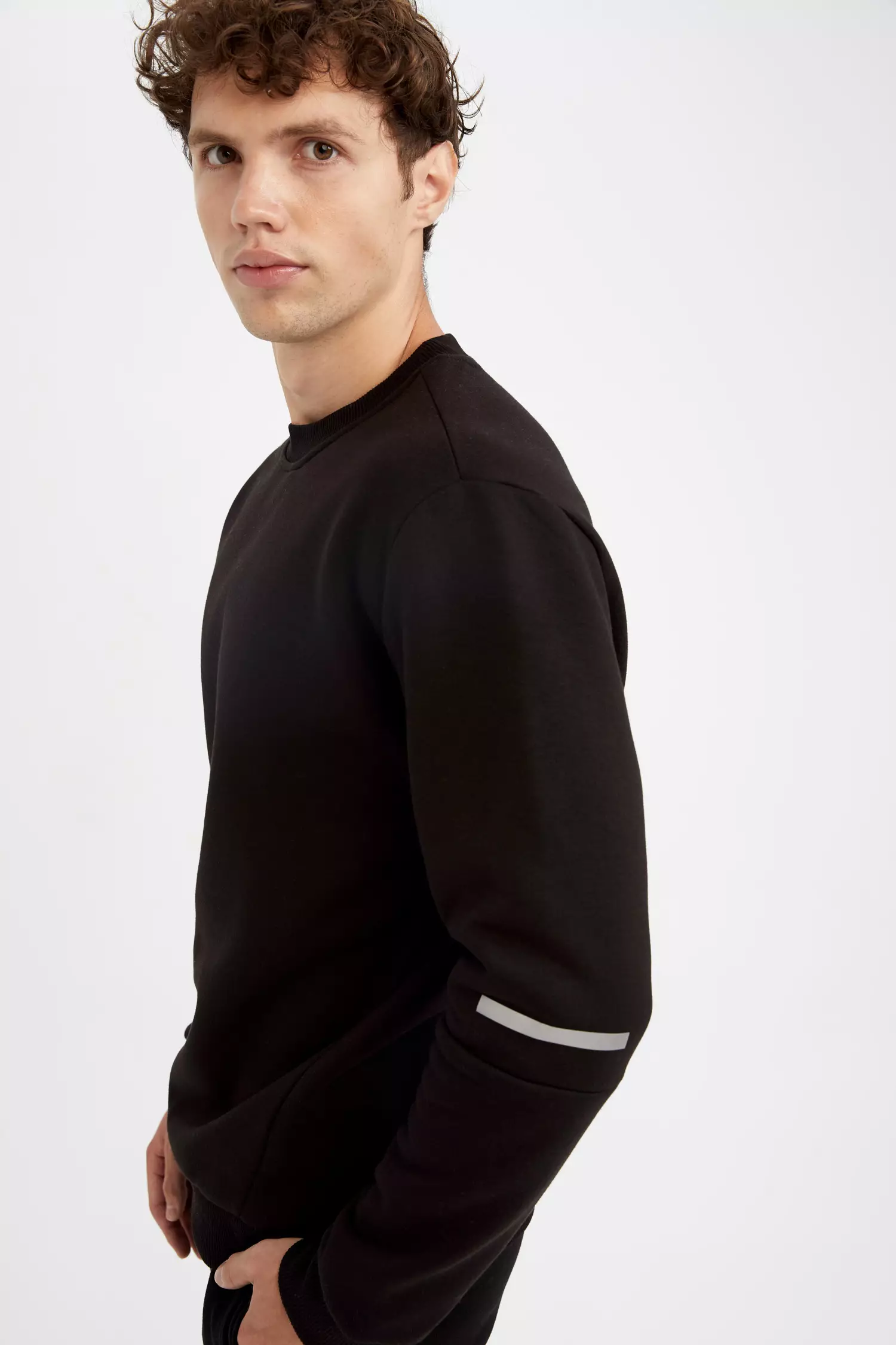 Buy DeFacto Standard Fit Long Sleeve Sweatshirt 2023 Online | ZALORA  Philippines