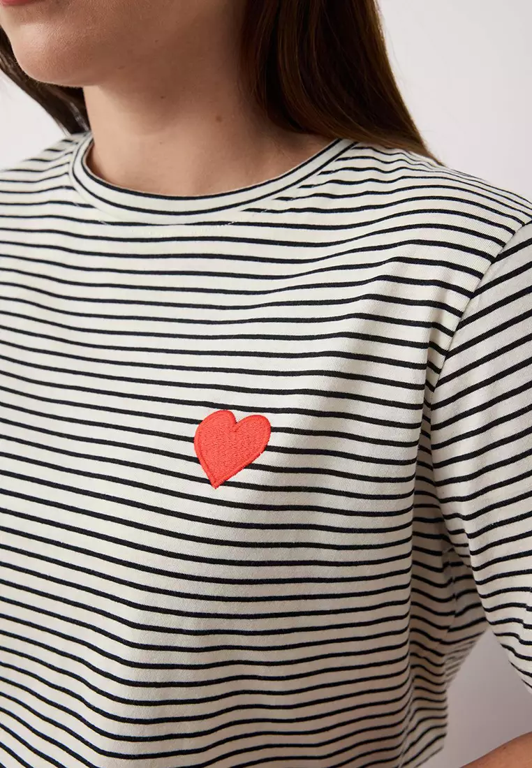 Black Heart Embroidered Regular/Normal Fit Knitted T-Shirt Tbbss25Bf00083