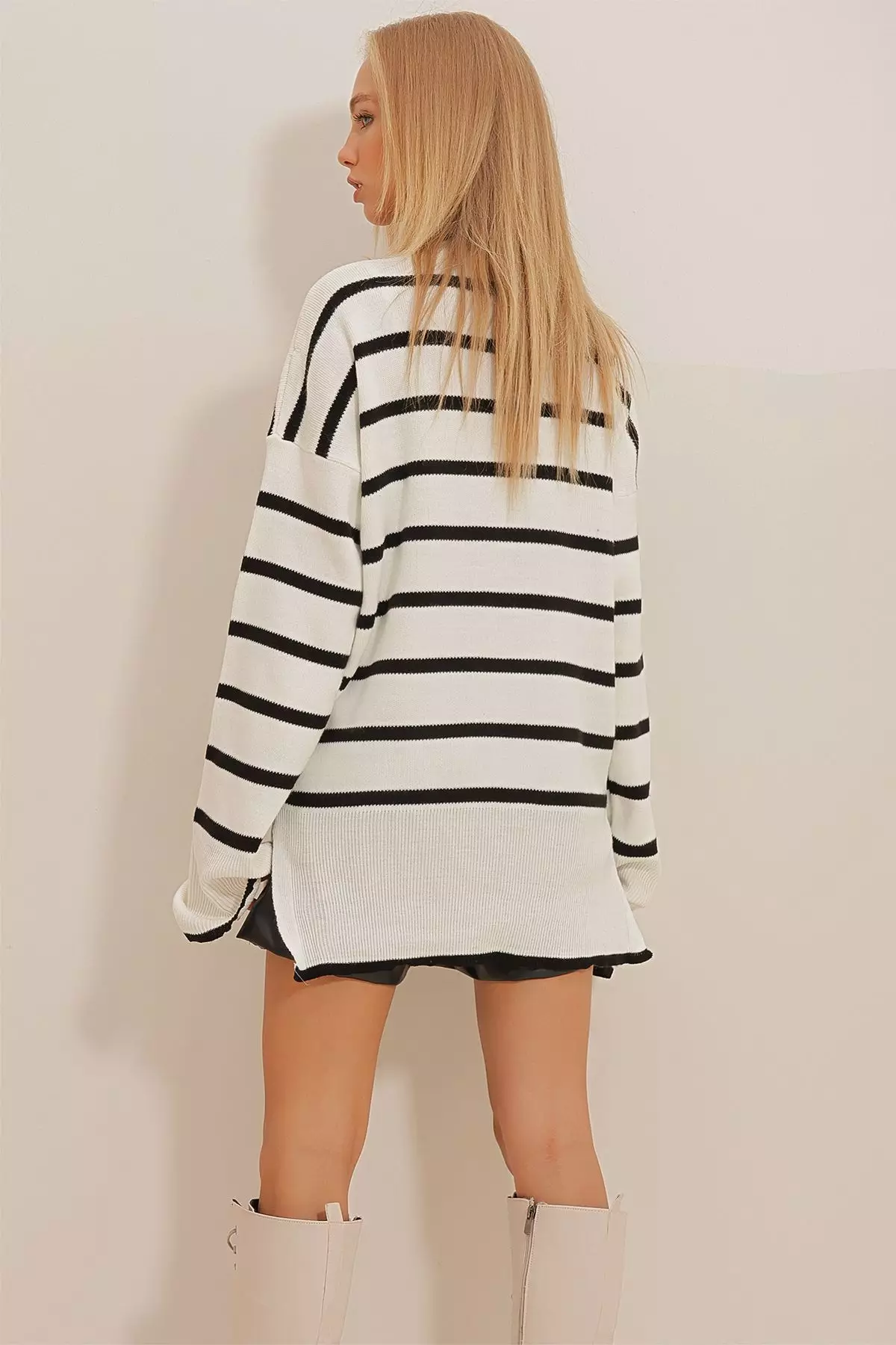 Women's Ecru Striped Turtleneck Side Slit Oversize Sweater