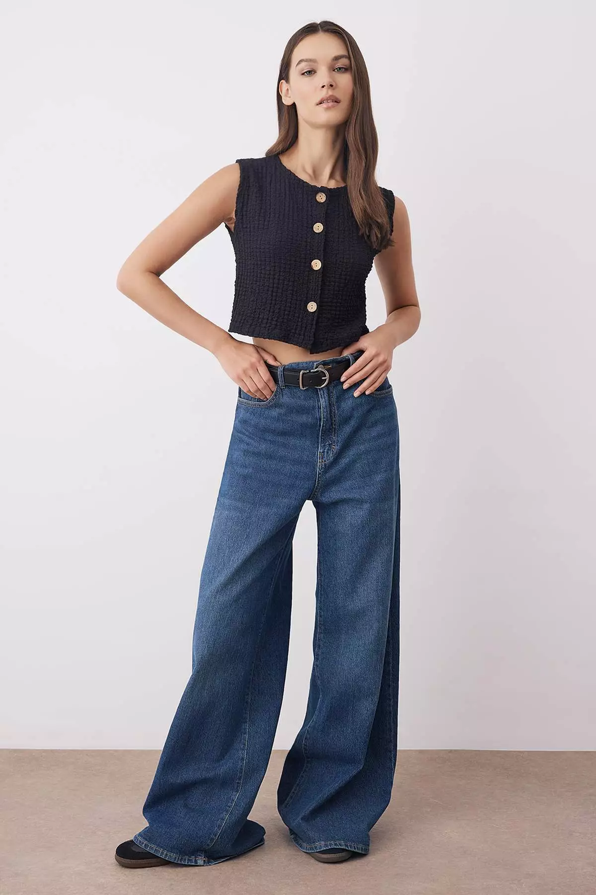 Black Textured Buttoned Fitted Crop Flexible Knitted Blouse Vest