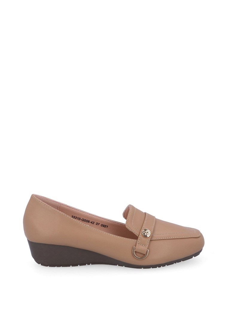 Medium Beige Sweet Emotion Wedges Pumps