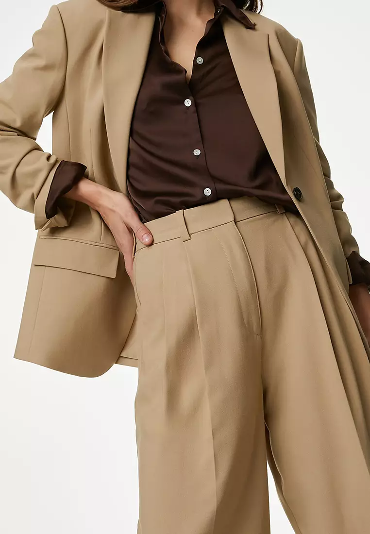 Pleat Front Relaxed Wide Leg Trousers