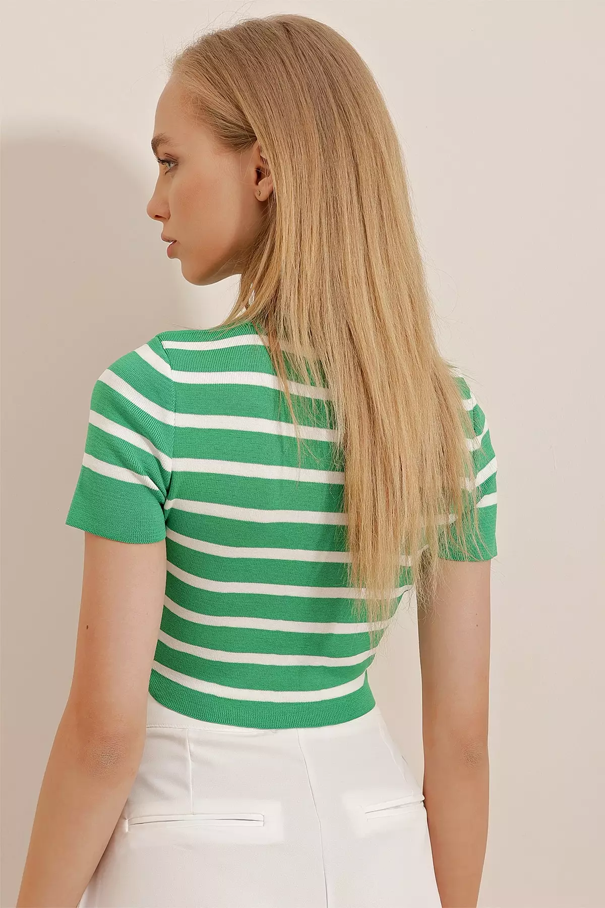 Crew Neck Stripe Crop Knit Top