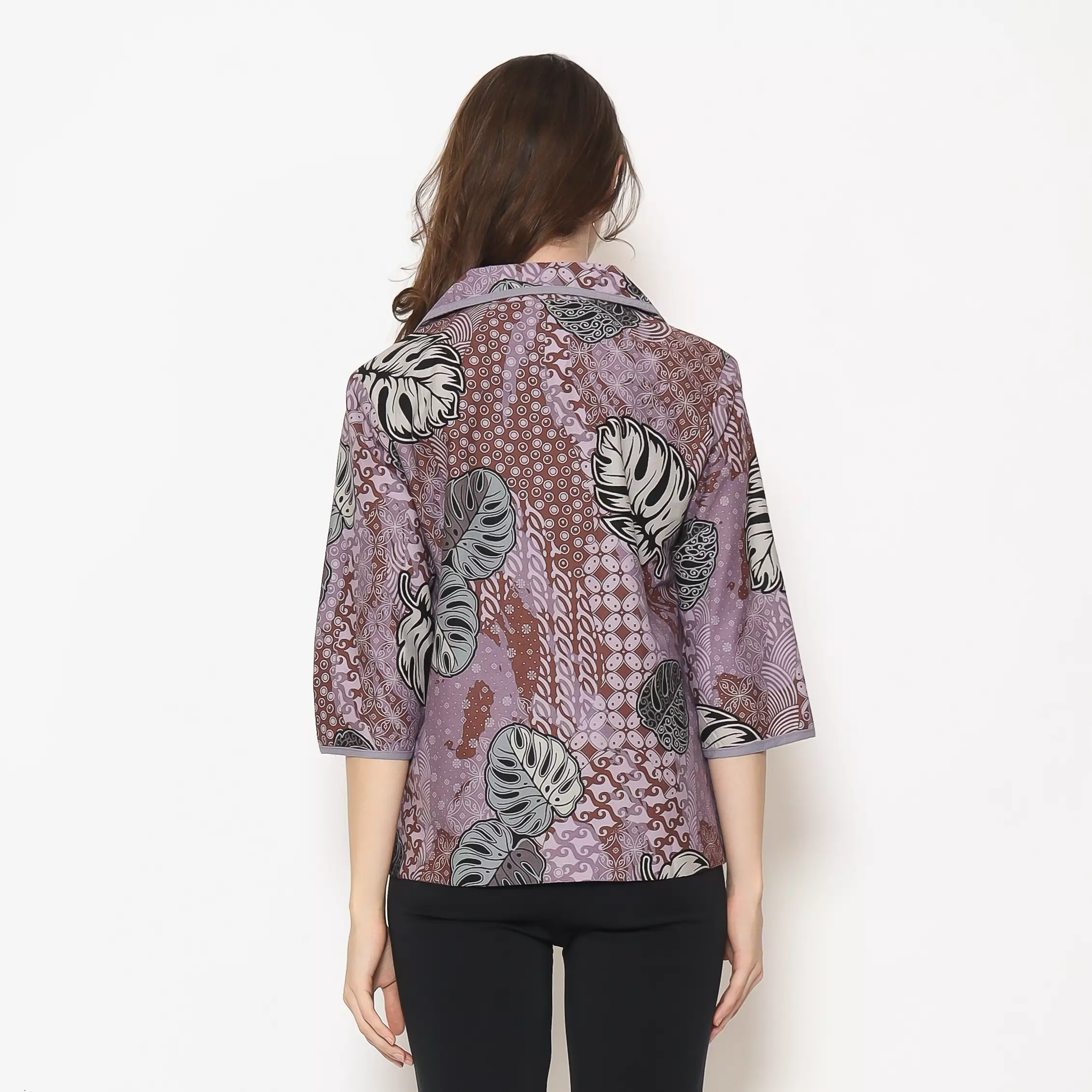 Blazer Batik Wanita - Bhatara Batik Kirei - Atasan Batik Modern Lengan Panjang