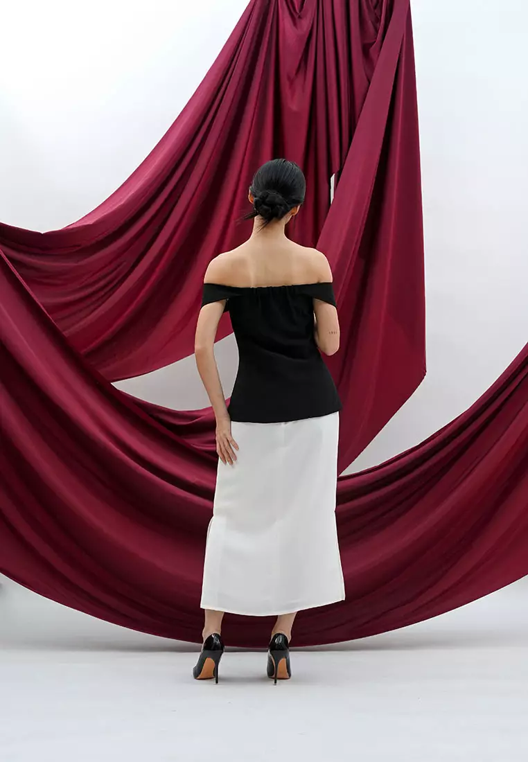 Sierra Off Shoulder Top in Black